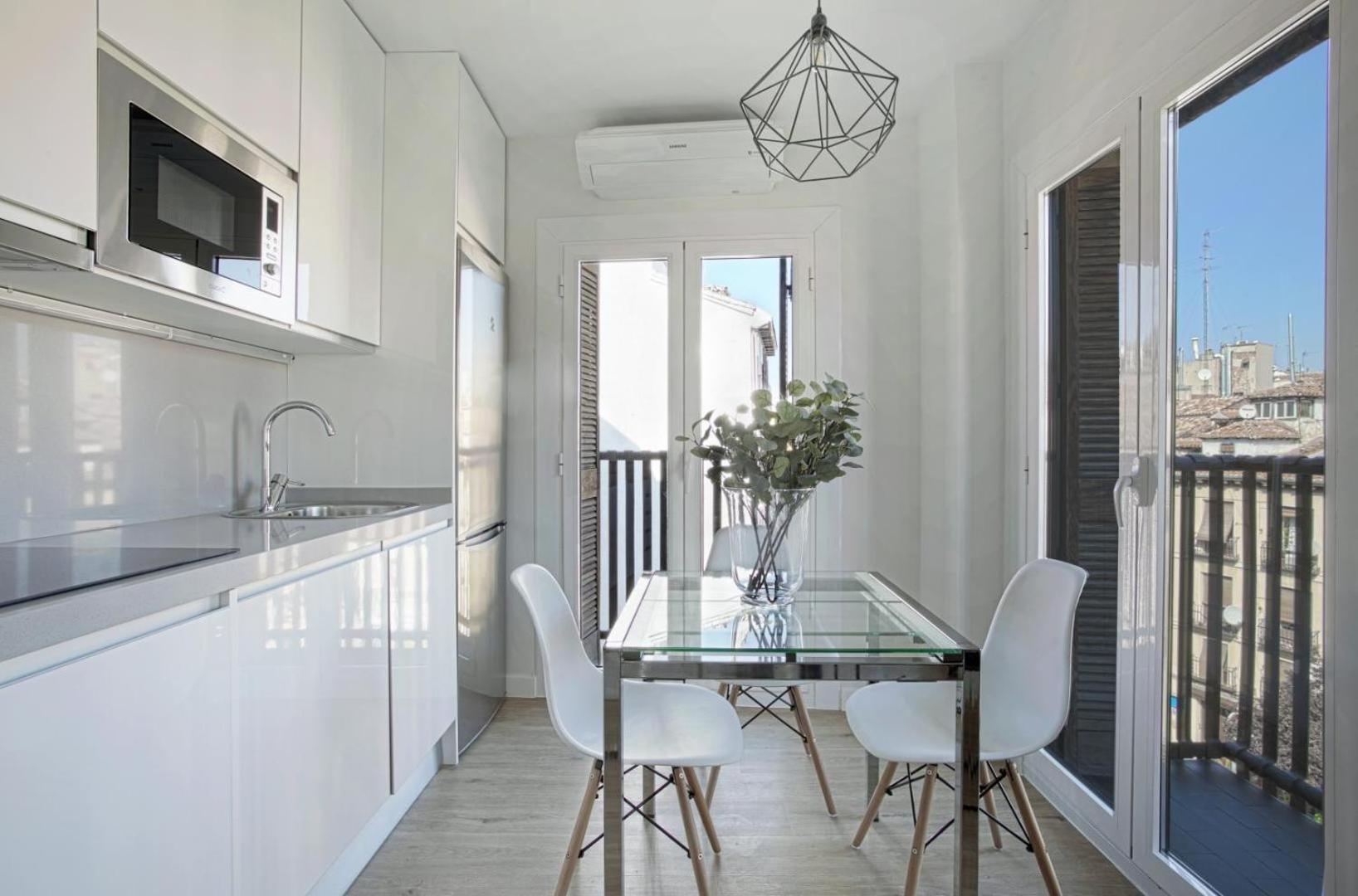 Genteel Home Cava Baja Madrid Exterior foto